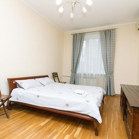 Квартира В Тихом Месте Шумного Мегаполиса Kiew Exterior foto